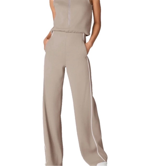 Spanx AirEssential Sleeveless Mock Neck 1/2 Zip Pique jumpsuit LARGE - Picture 2 of 8